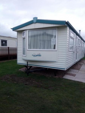 L&g FAMILY HOLIDAYS 8 BERTH SEALANDS MAX 4 ADULTS